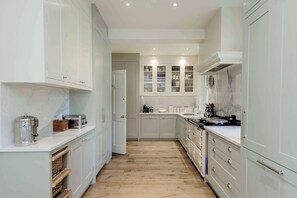 House | 5 bedrooms, Internet - Beautiful Family Home w Garden Pool - Wimbledon (London)