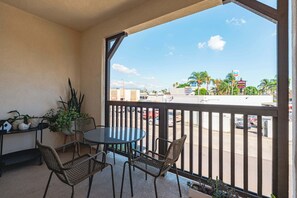 منزل | 3 عدّة غرف نوم وخدمة الإنترنت