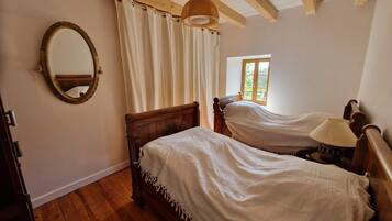 5 soverom og strykejern/-brett