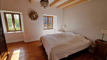 5 slaapkamers, een strijkplank/strijkijzer