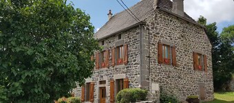 Gîte 'Chez Marie-Louise' with private terrace and shared garden
