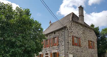 GĂźte 'Chez Marie-Louise' with private terrace and shared garden