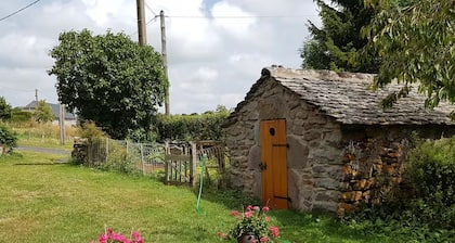 Gîte 'Chez Marie-Louise' with private terrace and shared garden