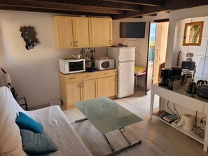 2 Schlafzimmer, Bügeleisen/Bügelbrett