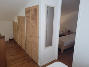 2 bedrooms, iron/ironing board