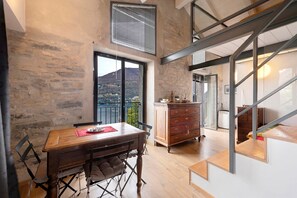 Dining - Apartment 'Loft and Veranda on Lake Como' with Lake View, Wi-Fi and Air Conditioning (Blevio)