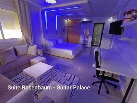 Family Suite, Balcony, Pool View. Guitar Palace