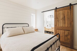 4 bedrooms, iron/ironing board, travel cot, WiFi