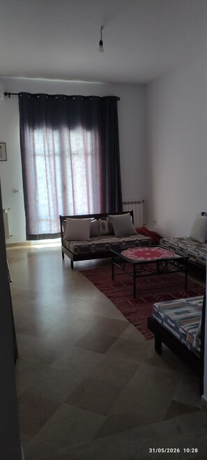 TV, DVD player - 2-Bedroom Apartment Near Beach & Marina (Yasmine Hammamet)