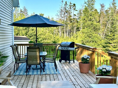 Bent Brook Beach House - Private, pet friendly, beach access, central location