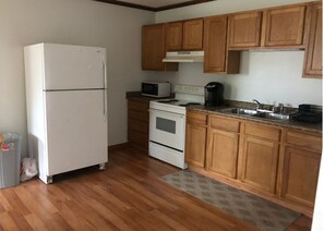 Private kitchen - Quiet 1 Bedroom Guest House in Wilmington, NC (Wilmington)