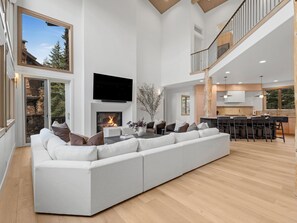 TV, fireplace, ping pong