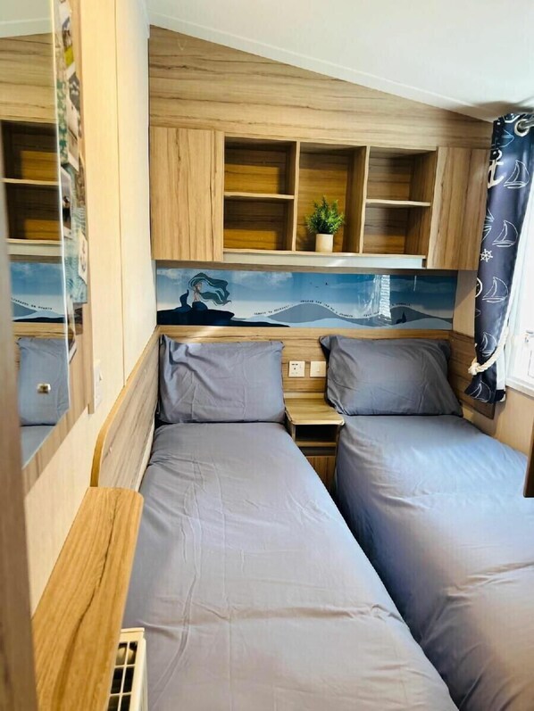 3 habitaciones, decoración personalizada y muebles diferentes