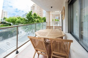 Outdoor dining - Apartment in Calpe – Near the Marina and Beaches (Calpe)