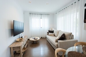 TV - Apartment in Calpe – Near the Marina and Beaches (Calpe)