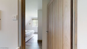 Interior - Spacious and well equipped, this holiday home offers comfortable accommodation (Hayle)