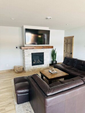 TV, peis, videospill og fotballspill