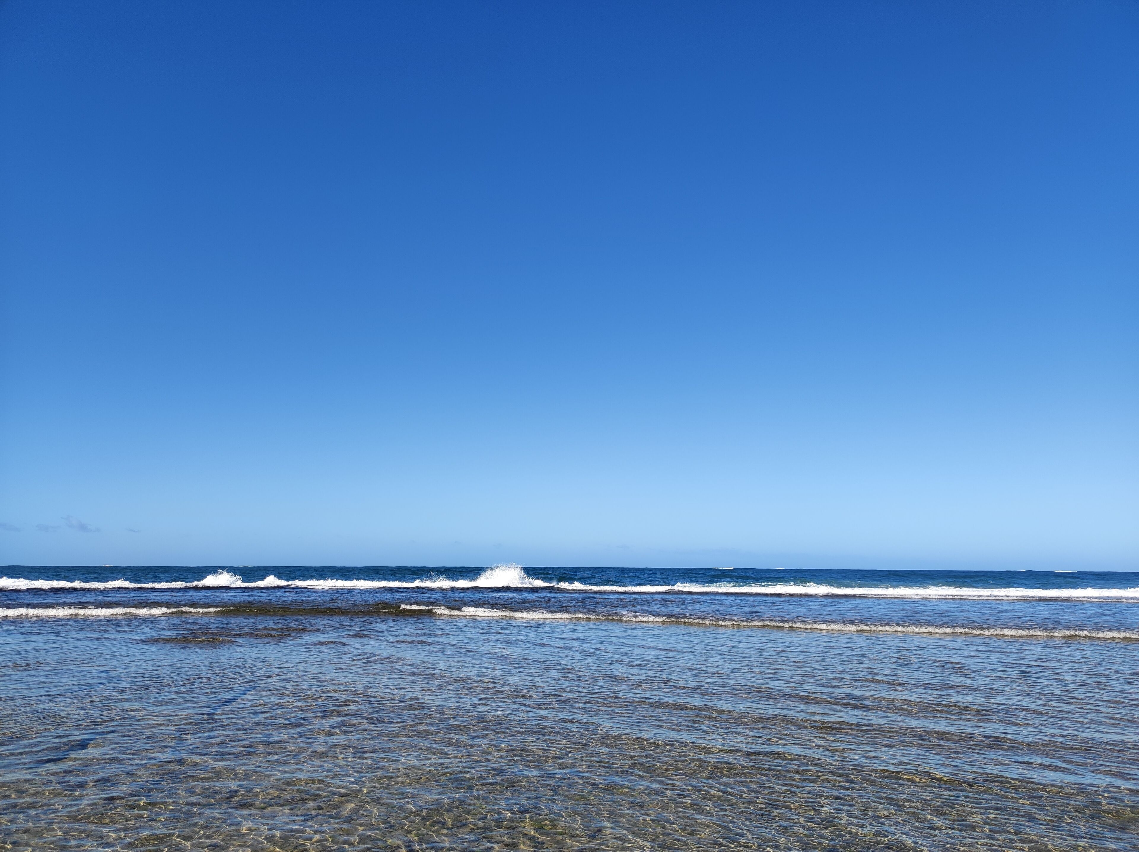 على الشاطئ، رمال بيضاء
