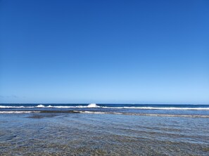 On the beach, white sand - Eden Village Lodge  (Chidenguele)