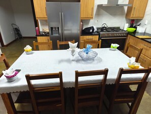 Classic Apartment, Lagoon View | Private kitchen