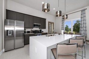 Fridge, oven, stovetop, dishwasher - Snug Condo near Disney with Resort & Waterpark Access - B40-224 (Kissimmee)