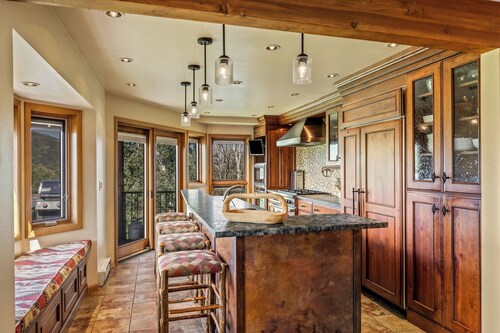 Retreat to the Rockies at Fairway Lodge~Sleeps 15!