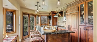 Retreat to the Rockies at Fairway Lodge~Sleeps 15!