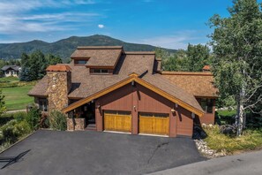Exterior - Retreat to the Rockies at Fairway Lodge~Sleeps 15! (Steamboat Springs)