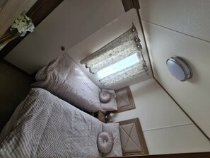 2 habitaciones, decoración personalizada y muebles diferentes
