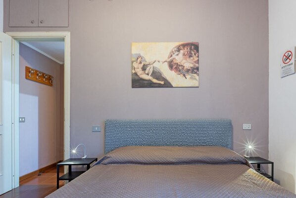 2 bedrooms, desk, iron/ironing board