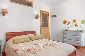 1 bedroom, iron/ironing board, WiFi