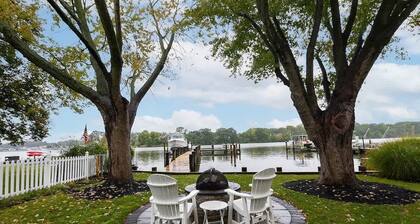 Charming Hideaway By The Water