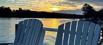 Charming Hideaway By The Water