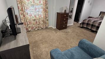 2 slaapkamers, een strijkplank/strijkijzer, gratis wifi, beddengoed