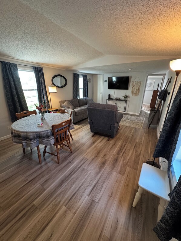 Smart-TV, Tischtennisplatte