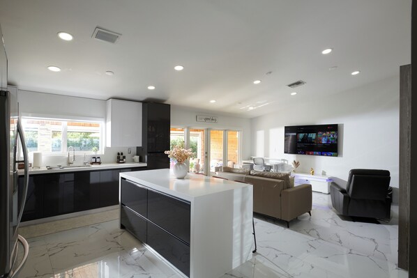 Microones, forn i placa de cuina