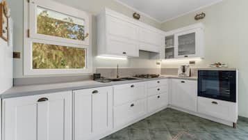 Réfrigérateur, four, plaque de cuisson, lave-vaisselle