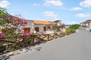 Exterior - Holiday Home 'Buggerru Hugo' with Sea View, Private Terrace and Air Conditioning (Buggerru)