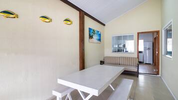 Basic Villa | Dining