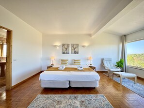 3 bedrooms, bed sheets - Algarve Country Villa 2 by Homing (Faro)