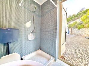 Shower, towels - Algarve Country Villa 2 by Homing (Faro)