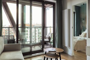 豪華公寓, 陽台, 河景 | 起居區 | 平面電視