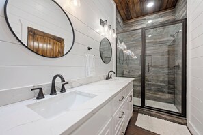 Hair dryer, towels - Broken Bow cabin escape | 5BR, spa, game & bunk room, fire pit, outdoor fun, epic views (Broken Bow)