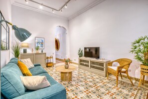 TV - Charming and cosy maisonette in Sliema RABE1-1 (Sliema)