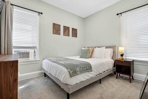 2 bedrooms, desk, iron/ironing board, free WiFi