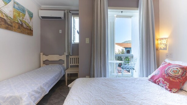 Twin Room, Balcony | In-room safe, WiFi (free) - Pousada Casablanca (Angra dos Reis)