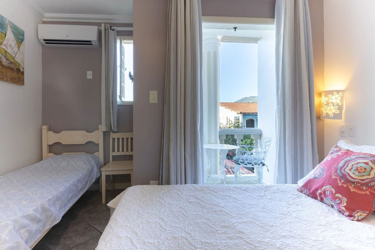 Twin kamer, balkon | Een kluis op de kamer, gratis wifi