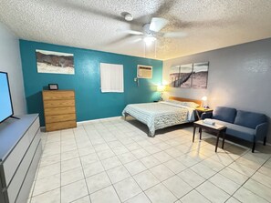 1 habitación, tabla de planchar con plancha, wifi y ropa de cama