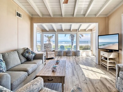 Sunrise Cottage By the Sea | Pet-friendly Oceanfront Cottage with Stunning Views