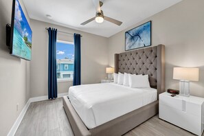 3 室のベッドルーム、セーフティボックス (室内)、アイロン / アイロン台、旅行用ベビーベッド